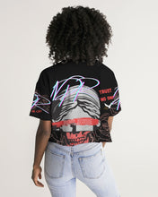 Load image into Gallery viewer, TRUST NO ONE Cropped Tee black